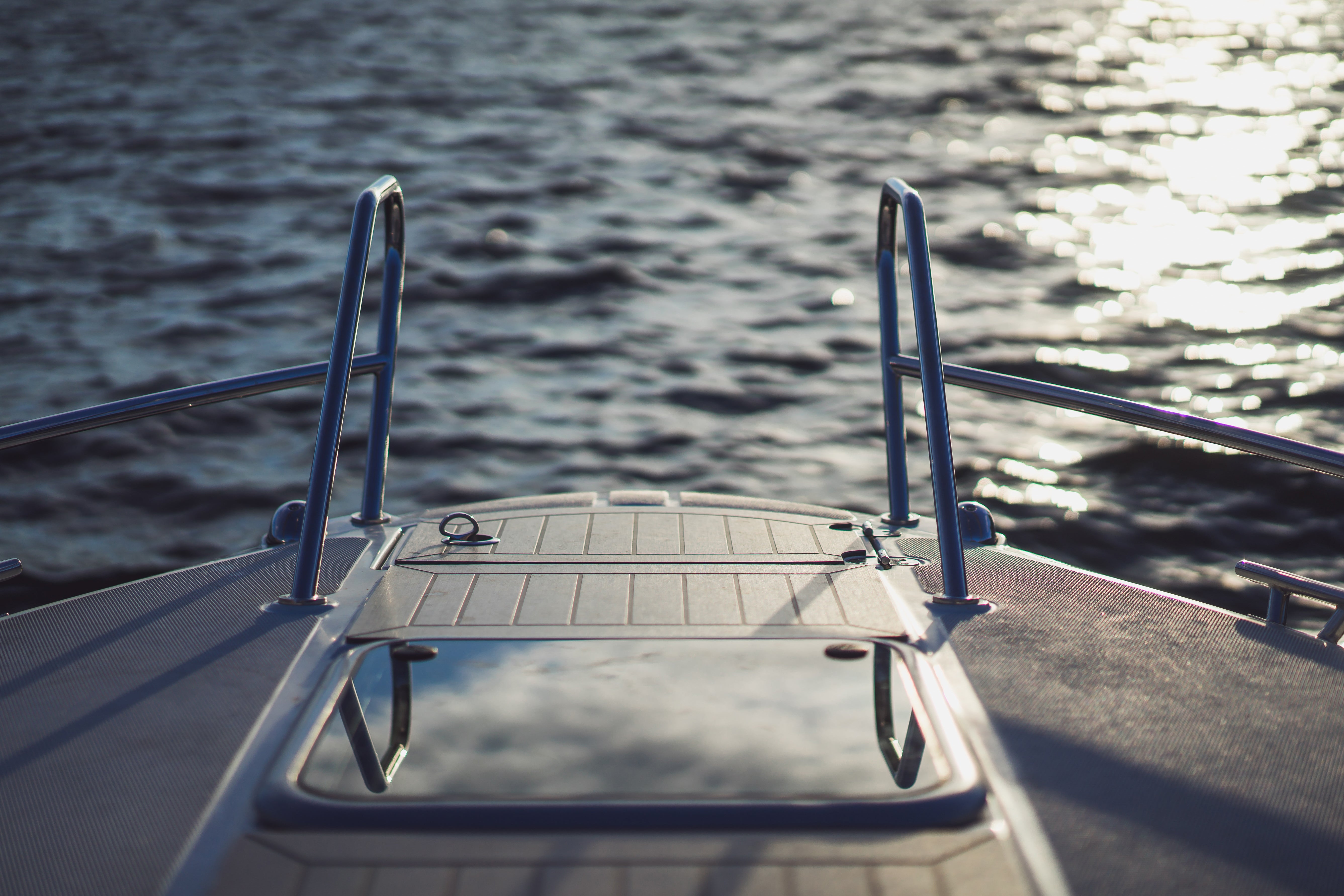 details-yacht-deck-reflection-sky